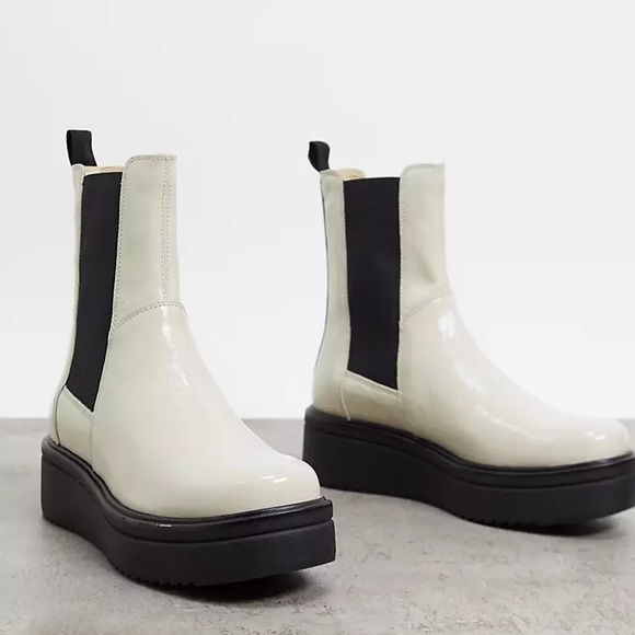 SOLD - Vagabond Tara Platform Chelesa Boots (size 9) - Picture 2 of 11